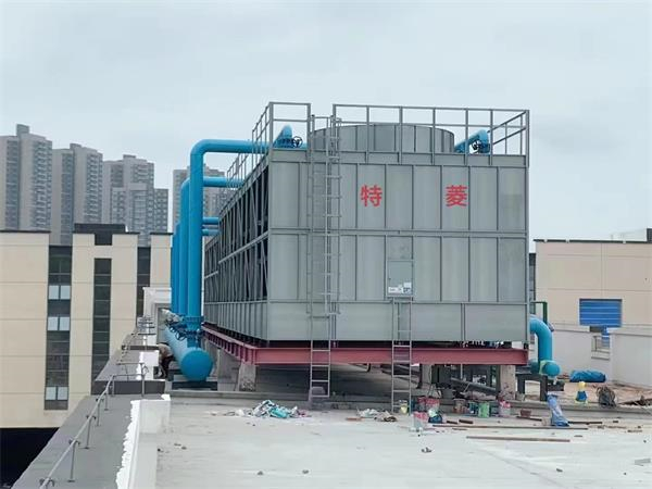 如何调节冷却塔的损失冷却水量和温度