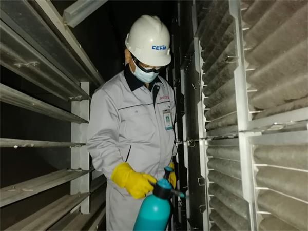 冷却塔的特点及工作原理(冷却塔的模板用什么材料做成的)